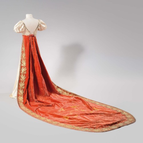 Court dress, First EmpireFrom Osenat