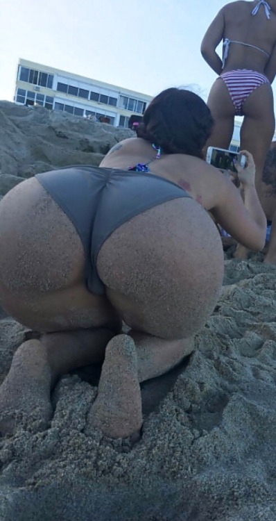 I adore big ass and I dream about sex with a Ebony