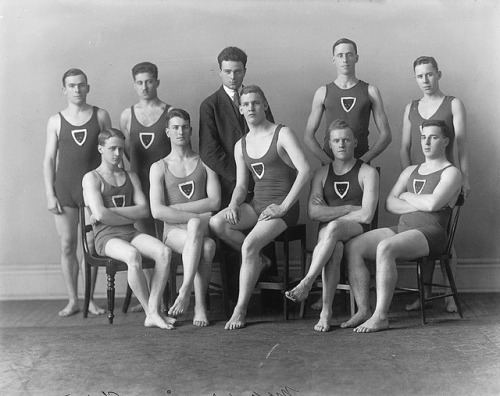 McGill swimming team, Montreal, QC (1920) – McCord Museum