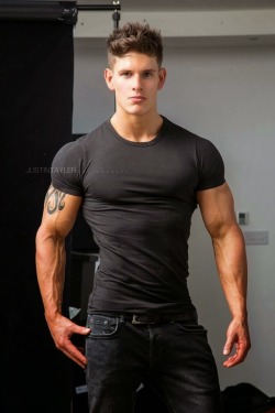 12sexyguys:Luke Hayes by Justin Tayler (via nitesleeze69 on Tumblr: http://bit.ly/1uvimpN) 