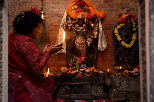 hinducosmos:Stolen Nepali Statue Returns to Its Temple After Decades in Us A centuries-old sculpture