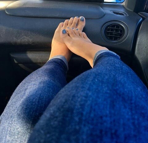 hettym:  My fav footrest lol