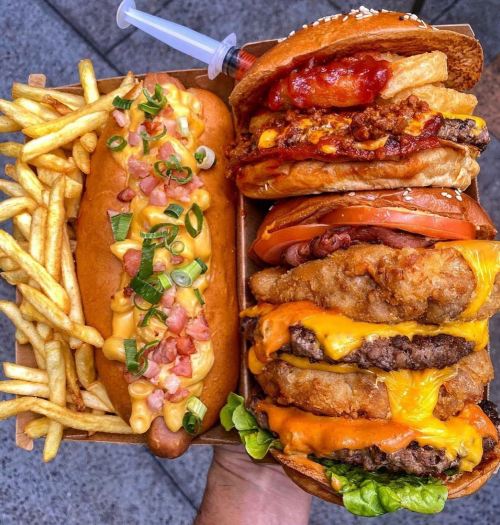 yummyfoooooood:Burgers & Hot Dog with Fries