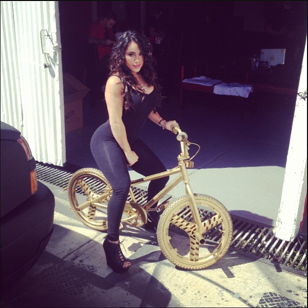 worldsbaddest:  0___0world’s baddest females here 