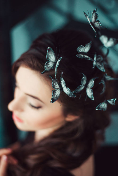 drumcorpsanatomy:  culturenlifestyle:  Polymer Based Hair Accessories Look Like Real Life Flying Butterflies by Iryna Osinchuk-Chajka Ukrainian artist Iryna Osinchuk-Chajka from Eten Iren creates exquisite jewelry, which accurately mimics the shape and