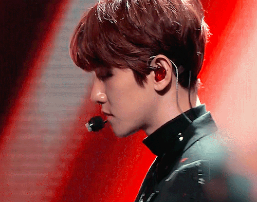 hyunniebaeked:Baekhyun x Monster // Gayo Daechukje (181228)