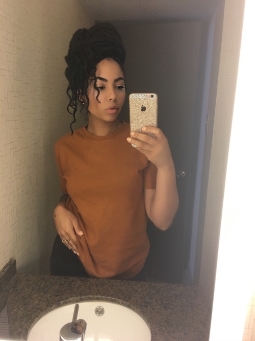 therealtrae: blackgirlsarelife:  When you luck up and find a “Yeezy ‘16 collection&rdquo