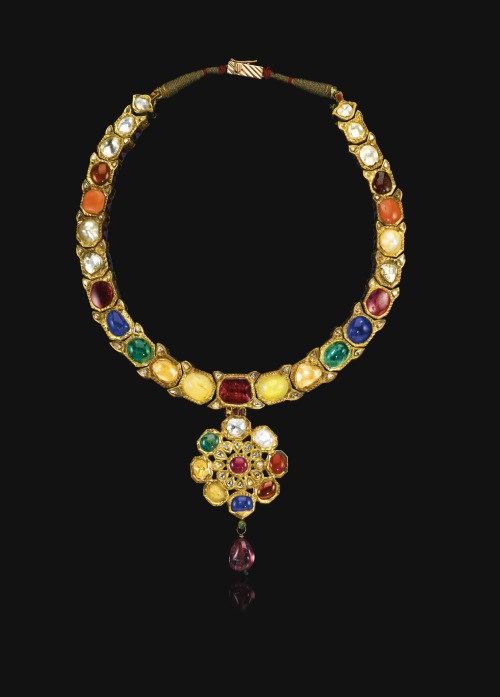 Navaratna necklace