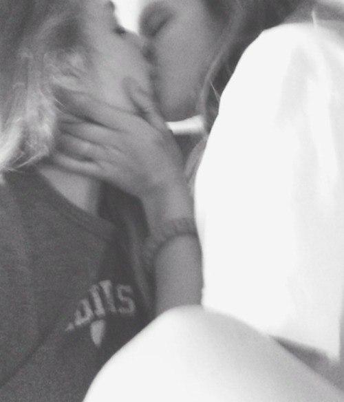the-inspired-lesbian:  Love and Lesbians ♡