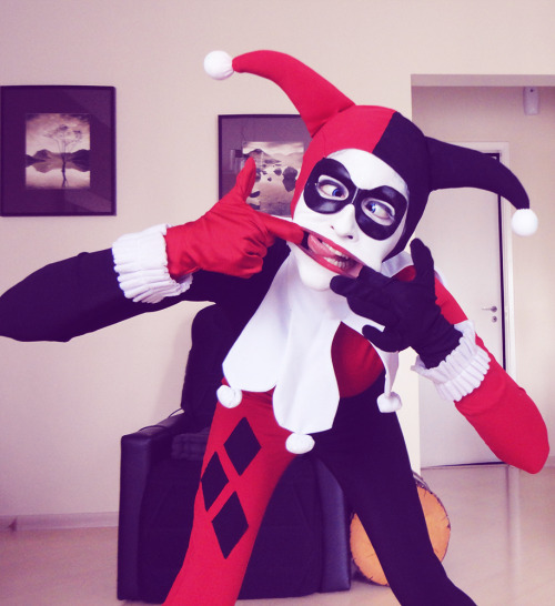 trashmudquinn:  Bleeeeeeeeeeeeh hahaha!Me as Harley QuinnMy Page: http://www.facebook.com/harleyquinnscip