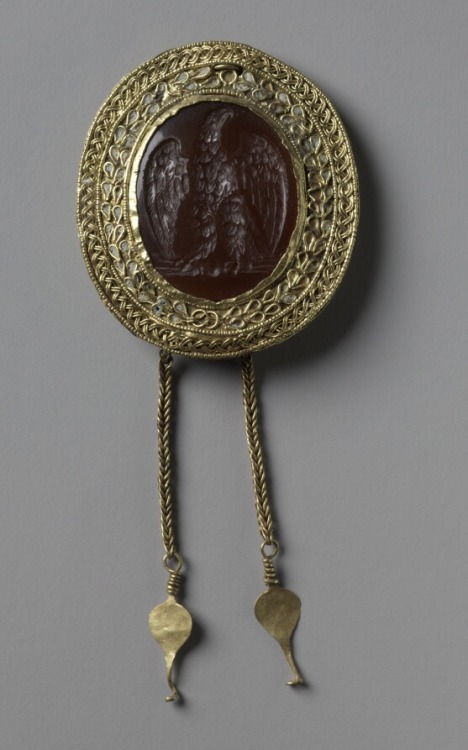 via-appia:Carnelian Intaglio: The Imperial EagleRoman, Augustan, ca. 1-25