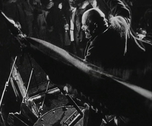 cuttothefeeling:October: Ten Days that Shook The World (1928) || dir. Sergei Eisenstein