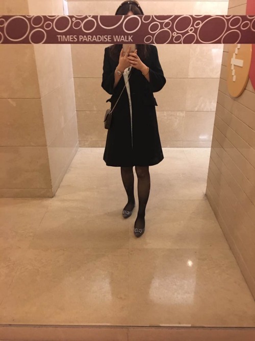 trekblu: 有木有喜欢丝袜的帮我调教骚老婆 黑丝淫腿，干死这个贱东西