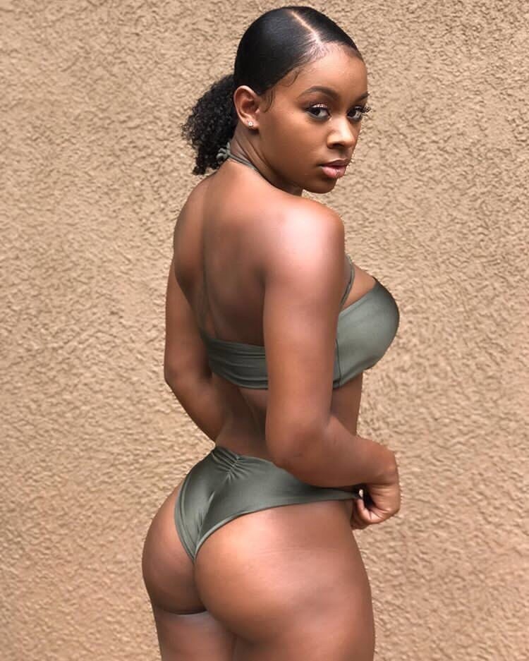 SHE&rsquo;S FUCKIN HOT!