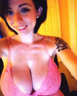 Camgirlsaddict:  Lauren Redd.