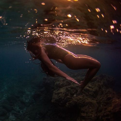 4,558 Likes, 38 Comments - RAVA (@ravaray) on Instagram: “Swimming in glitter”