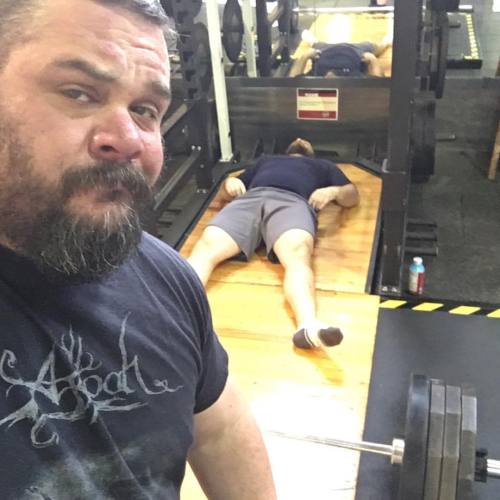 MIKE is Dead. #dramaqueen #deadlifts (at Metalbob Training)