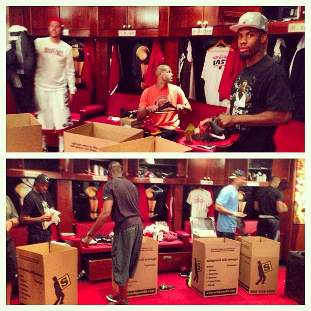 instanba:  The players took a moment earlier today to clean out their lockers before