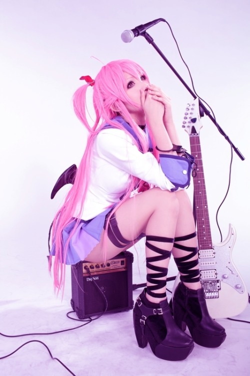 cosplaynerdalert:  Hot cosplay girl Kanda Laam is one of the most popular girls on World Cosplay (&a