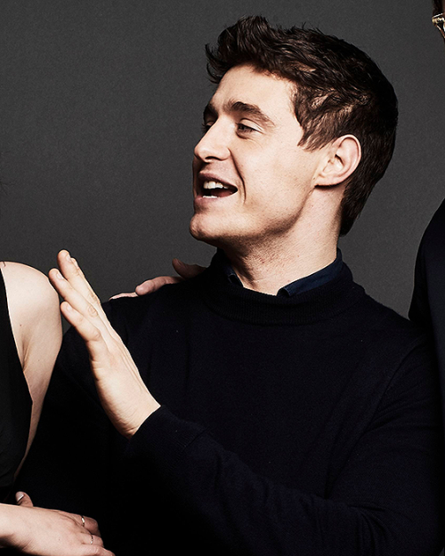 sweetirons: ‘‘ max irons is honestly the cutest human being ever. he smiled literal