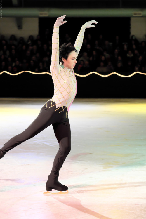 GALLERY: 3X US national champion, 2X Olympian, and World bronze medalist Johnny Weir premieres his n