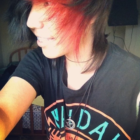 emorysage:  No idea what I’m smiling at, derp😛 