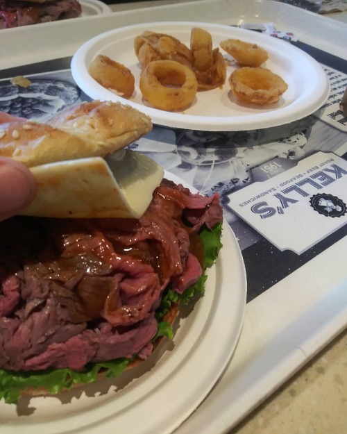 First ever Kelly’s Roast Beef Sandwich... #roastbeef#food#sandwich#yum#art#delicious#pho