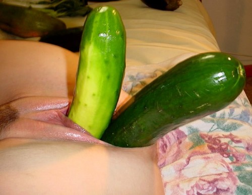 kinkysexlvr:  One fruit / veggie / object porn pictures