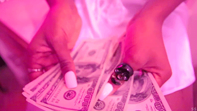 porcelainpastelprincess: Sugar daddy at it again