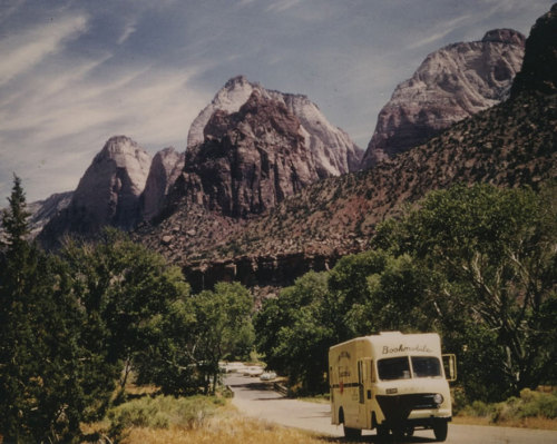 arlingtonvalib: shadow27: archatlas: Bookmobiles: Rare Photos Of Libraries-On-Wheels Long before Ama