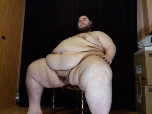 Today my girlfriend took some pictures of me. She really loves my weight gain results. Everything is so soft and cuddly!