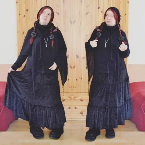 annie-petit: Another witchy outfit I’m posting way to late It’s kinda like the last one 