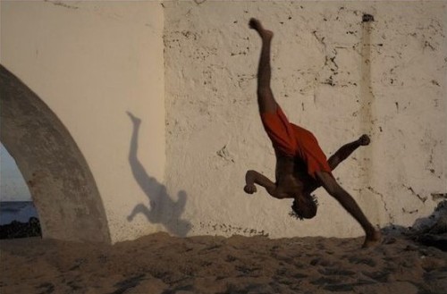 fadotropical:BRAZIL. Bahia state. Salvador. Capoeira practice. 2007. Bruno Barbey.