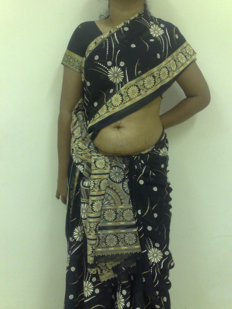 prythm:  Desi Aunty in Black Saree - Part 1/3 Follow http://prythm.tumblr.com/ for