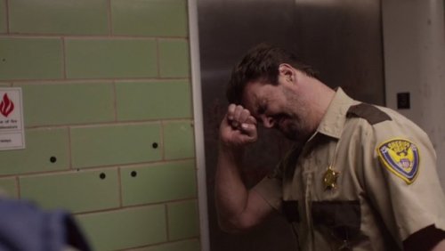 highlandvalley: ゾンビ映画見てるけど登場人物が家族が死んだことよりTwitterがなくなったって話されたときの方が落ち込んでて草https://twitter.com/yuk1_san/status/853777037978238976