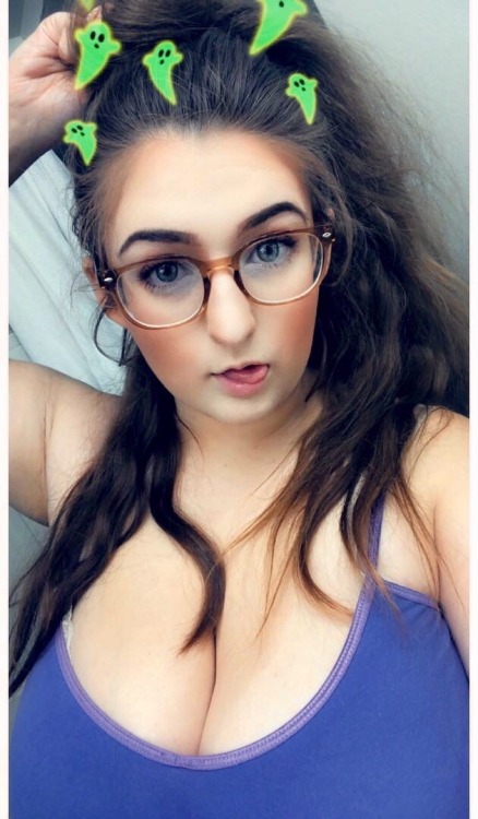 onyxgodx:  cleavageutopia:  Big Tits DatingBig