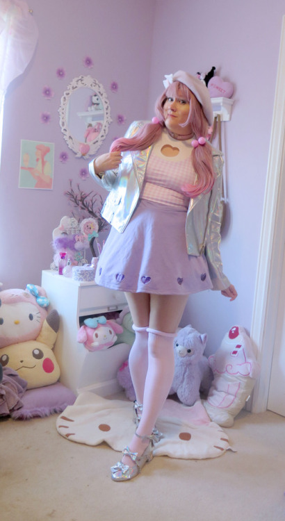 sockdreams: fairykeiheaven: Glam hearts club outfit rundown hat: ebay heart wing clip: kawaii goods 