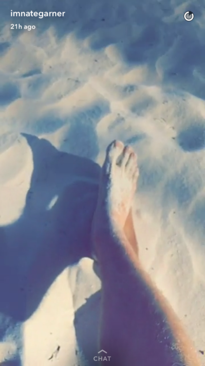 Those long sandy toes I’d love to brush it all off