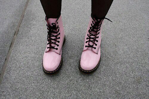 wordswontfixthisnow:  add a caption on We Heart It.