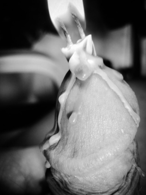 becomemyslave:The perfect decoration for X-mas.