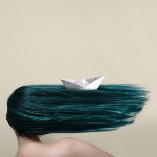 boredpanda:  Artist Uses Everyday Objects To Create Powerful Arrangements In An Ode To Turquoise  