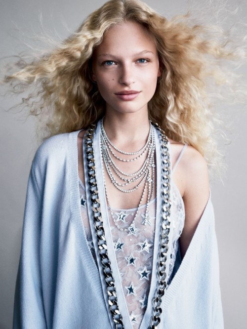 Publication: Vogue US Photographer: Patrick Demarchelier Fashion Editor : Camilla Nickerson Model: I