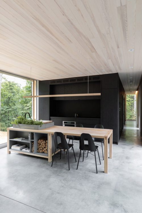 Good wood - more remote luxury living, this time in the wilds of Quebec. The minimalist “Hinterhouse