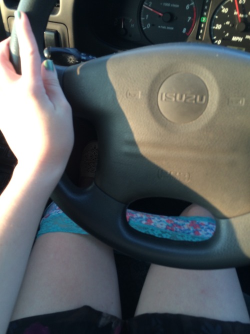 zubatsarepeopletoo:  I’m a naughty naughty little girl when I pull up to a stoplight while driving to college