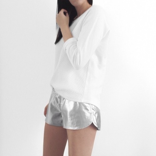 ✖️Metallic Shorts ✖️Ok winter, I am over you now…I want to wear shorts again ;)sweater | h&am