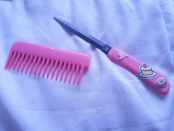 forestbabyy:  My weapon for going on dates!