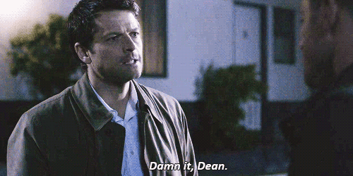 casfallsinlove:  #he’s not even holding dean’s wrist?? #cas’ hand is literally cupped around the back of dean’s #his fingers are curled into his palm #don’t tell me that’s not intimate (via nestingcas) 