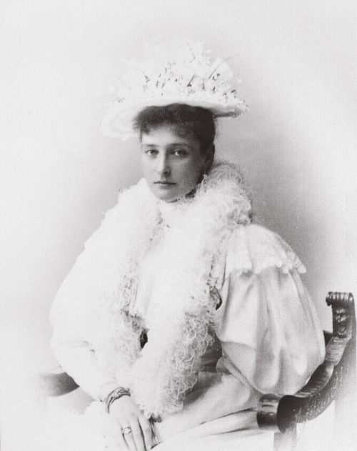 imperial-russia: The last Russian Empress Alexandra Fyodorovna (1872-1918), born Princess Alix of He