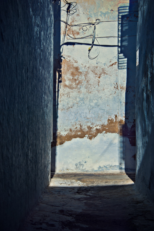 Beautiful Tunisian and Moroccan facades, photos by Ronny AzAryAn.