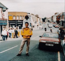 history-and-psychopathy:  At first glance, this looks like a picture that could be found in anyone’s holiday photo album. But this photo was taken just before the Omagh bombing of the 15th August 1998. It was a car bomb that killed 29 people and injured